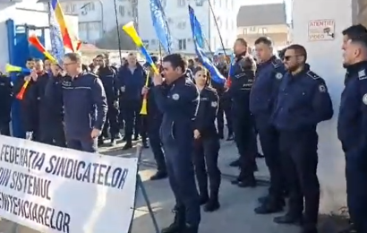 Proteste în fața Penitenciarului din Târgu Jiu!