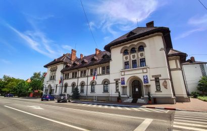 Elevii si profesorii cu rezultate deosebite, premiați de Primăria Târgu Jiu