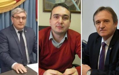 Spune că parlamentarii ar trebui să se retragă după două mandate! Spune că parlamentarii ar trebui să se retragă după două mandate!