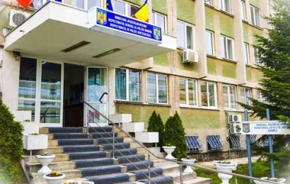 S-a supărat și a tăiat cauciucurile a 10 mașini de la IPJ Gorj