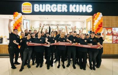 Fast food nou în mallul din Târgu Jiu! Au primit mâncare gratis 