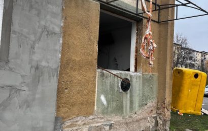 Explozie puternică la un bloc din Târgu Jiu Explozie puternică la un bloc din Târgu Jiu