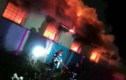 A luat foc un depozit de materiale din Gorj 