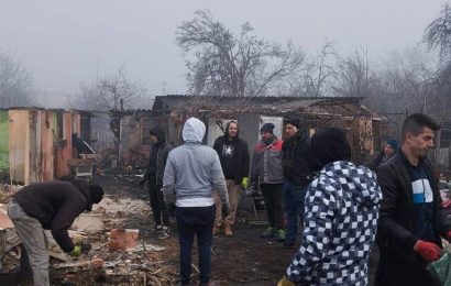 Zeci de voluntari în ajutorul familiei din Roșia de Jiu