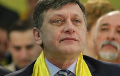 S-a suspendat de la candidatura la prezidențiale 