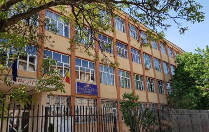Minor înjunghiat într-un liceu din Târgu Jiu 
