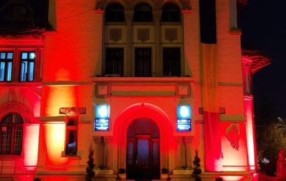 Clădiri din Gorj, iluminate în roșu 