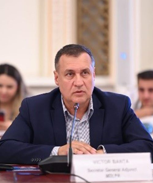 Banța pleacă din minister 