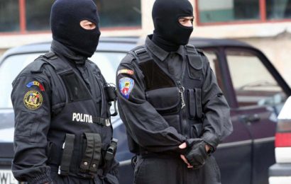 Percheziții domiciliare în Gorj și Vâlcea! Ce au depistat polițiștii