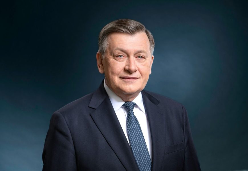 Și Crin Antonescu își dorește continuarea activității centralelor pe cărbune Și Crin Antonescu își dorește continuarea activității centralelor pe cărbune