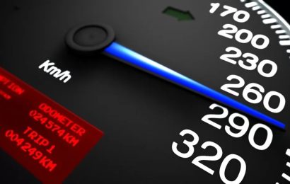 Gonea cu peste 100 km/oră pe străzile din Vâlcea
