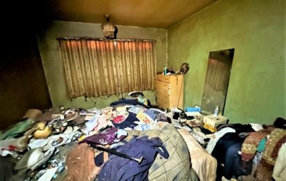 L-a bătut crunt pentru că era mizerie în casă 