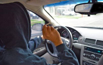 Suspectat că conducea drogat la volan 