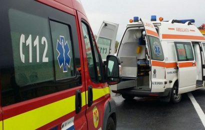 A lovit un cap de pod și a ajuns la spital