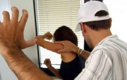 I-a dat un pumn în față soției sale 