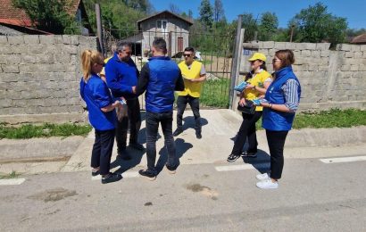 Fac campanie la Ciuperceni pentru Crin Antonescu 