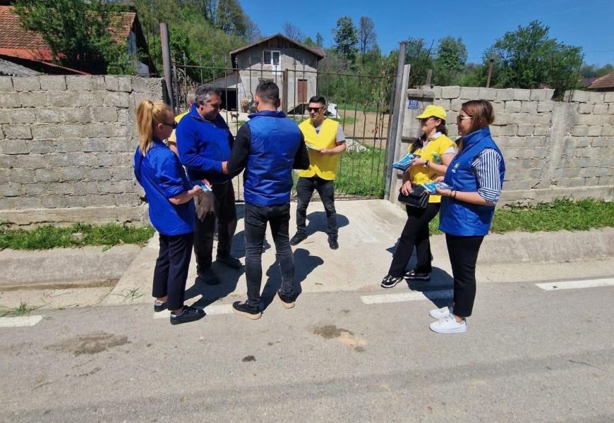 Fac campanie la Ciuperceni pentru Crin Antonescu 