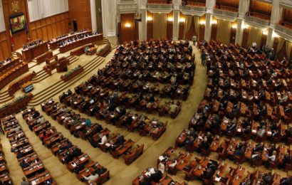 Vrea ca veniturile parlamentarilor să fie reduse