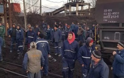 Spune că sindicaliștii au jucat “la două capete” 